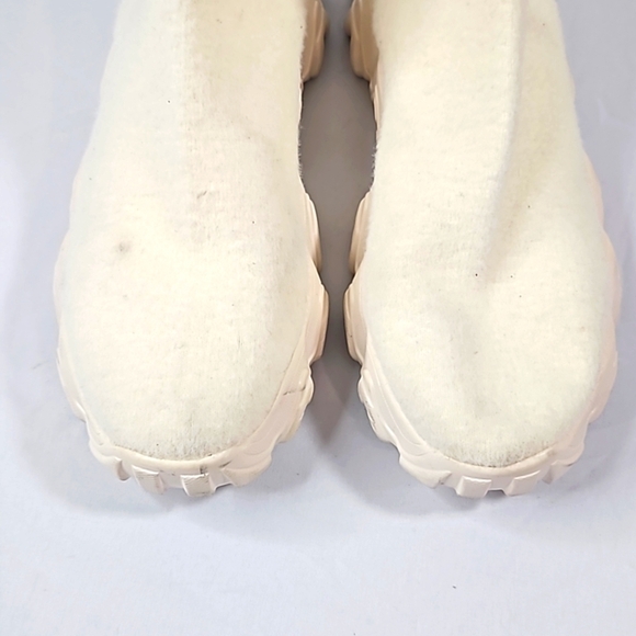 Cream Knit Slip On Sock Sneakers Size 40 - Picture 3 of 7